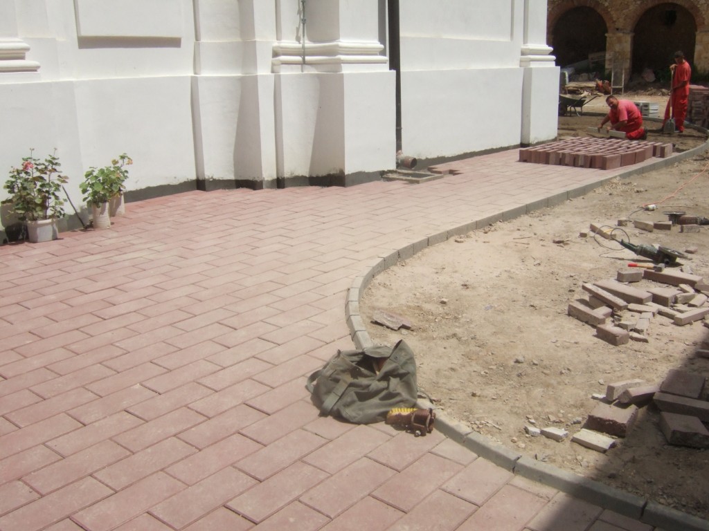 Фотографија из галерије Манастира Кувеждин, 2011 (17)